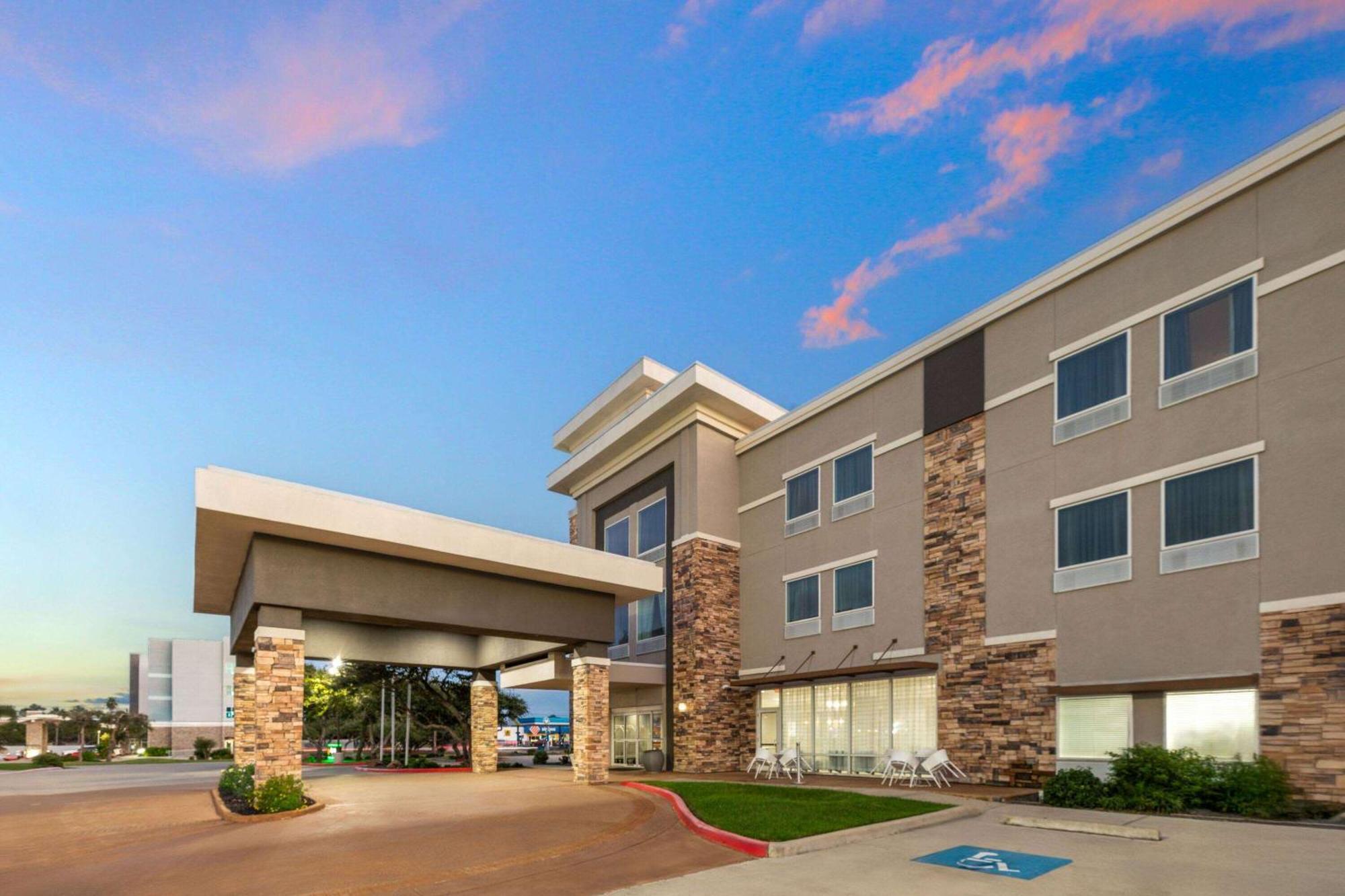 La Quinta By Wyndham Rockport - Fulton Hotel Екстериор снимка